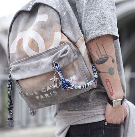 mochila chanel hombre